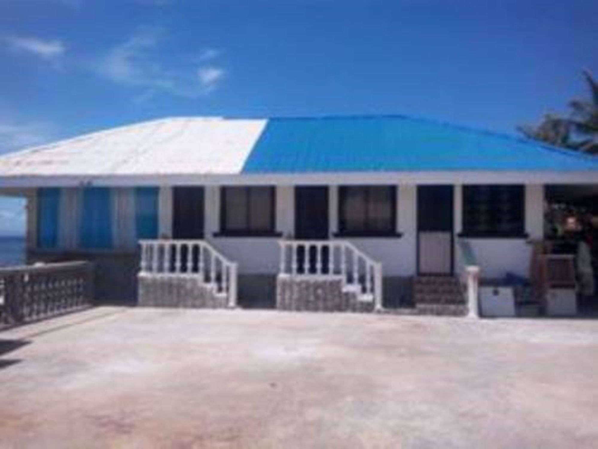 Mwr Pension House By Cocotel (Adults Only) Oslob Exterior photo